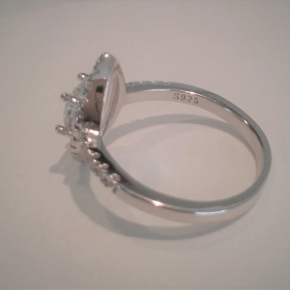 Solitaire Glamour Ring Sz 6 Sterling Silver 925 Simulated Diamonds Cocktail Luxe
